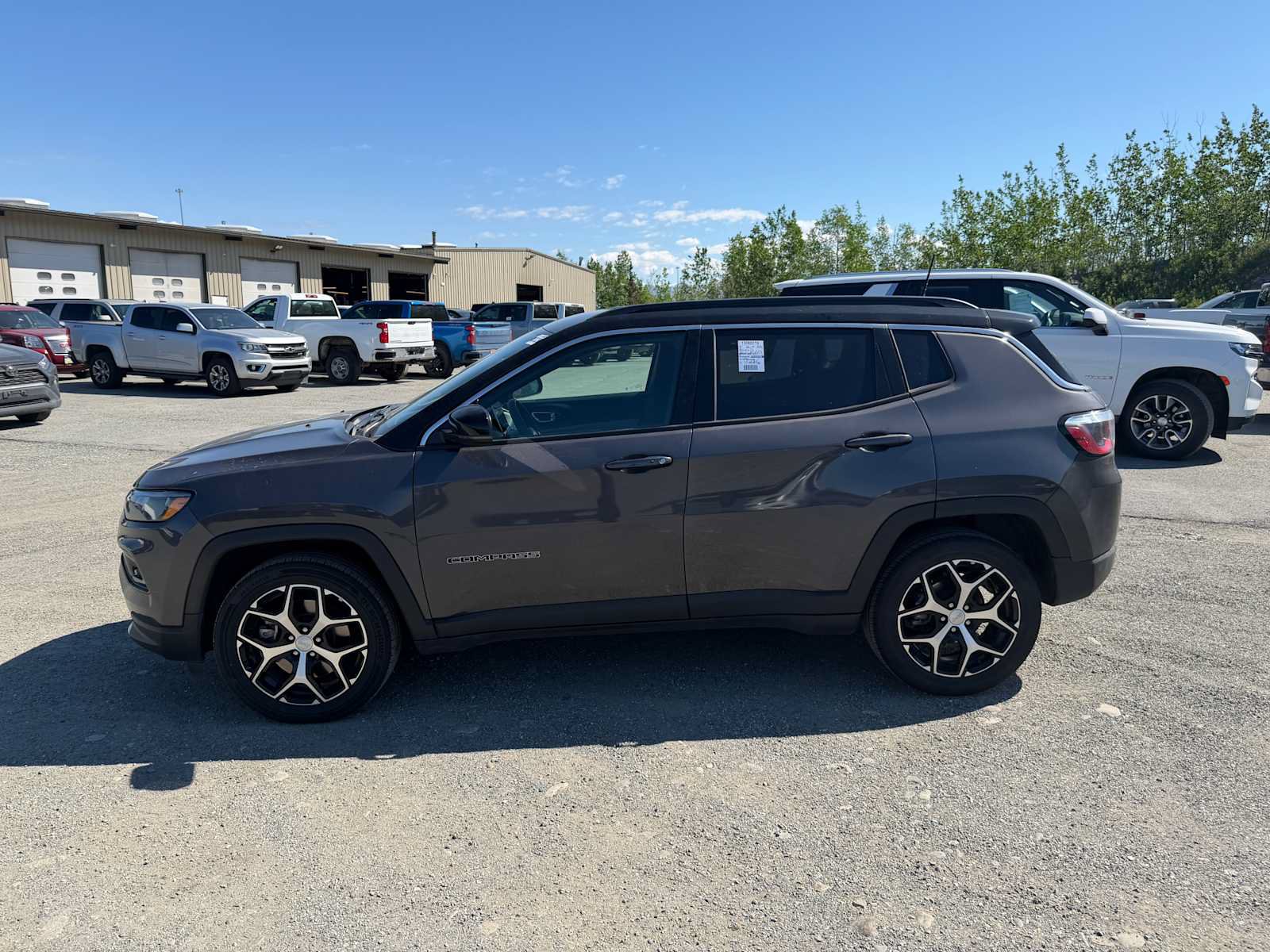 Used 2024 Jeep Compass Limited AWD/4WD image 2