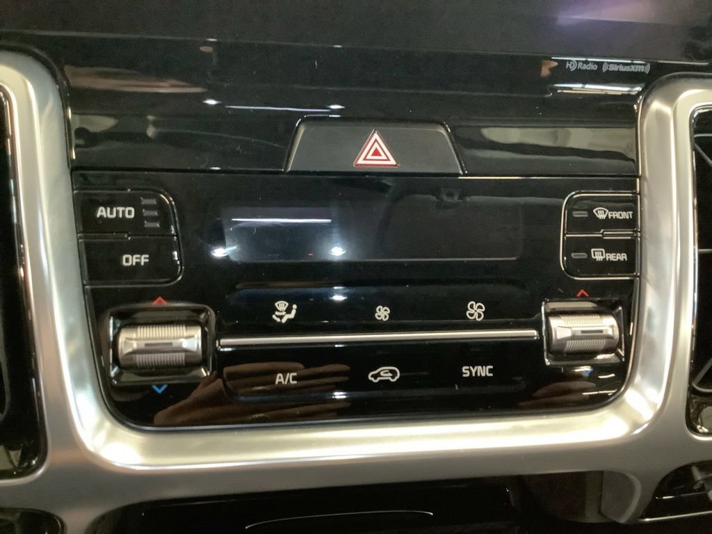 Certified 2022 Kia Sorento SX AWD/4WD image 18