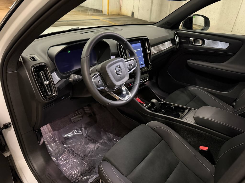 Certified 2024 Volvo XC40 Recharge Ultimate w/ Protection Package Premier AWD/4WD image 8