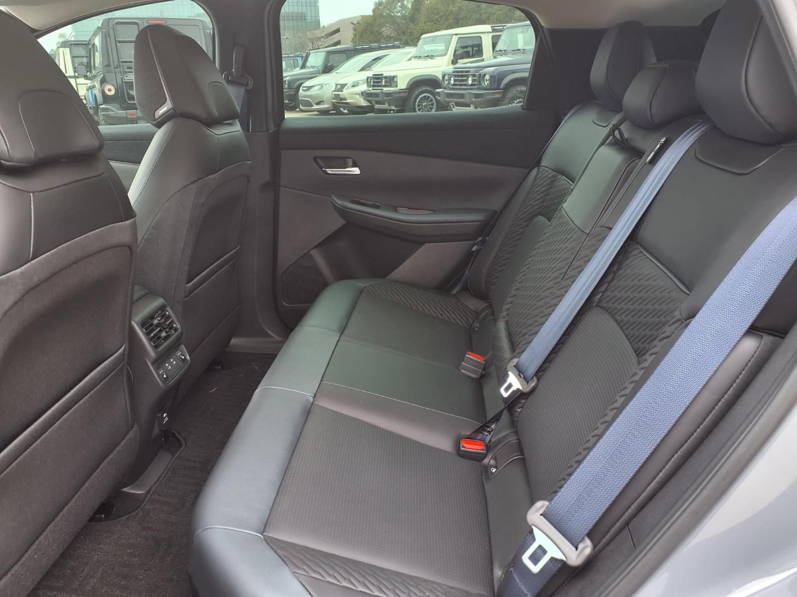 New 2026 Nissan Leaf Platinum+ w/ Cargo Package (Platinum+) image 11