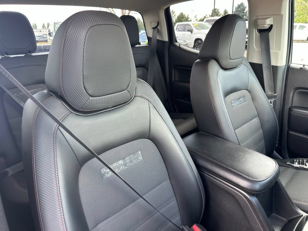 Used 2015 GMC Canyon SLE w/ All-Terrain Package AWD/4WD image 26