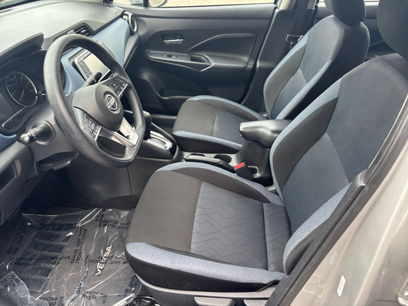 Used 2025 Nissan Versa SV FWD image 25