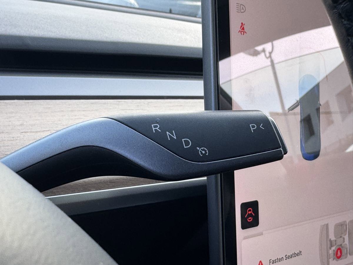 Used 2018 Tesla Model 3 image 31