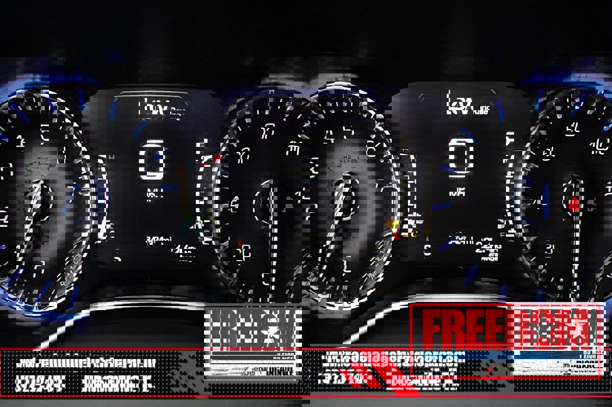 Certified 2024 Chrysler Pacifica Touring-L image 31