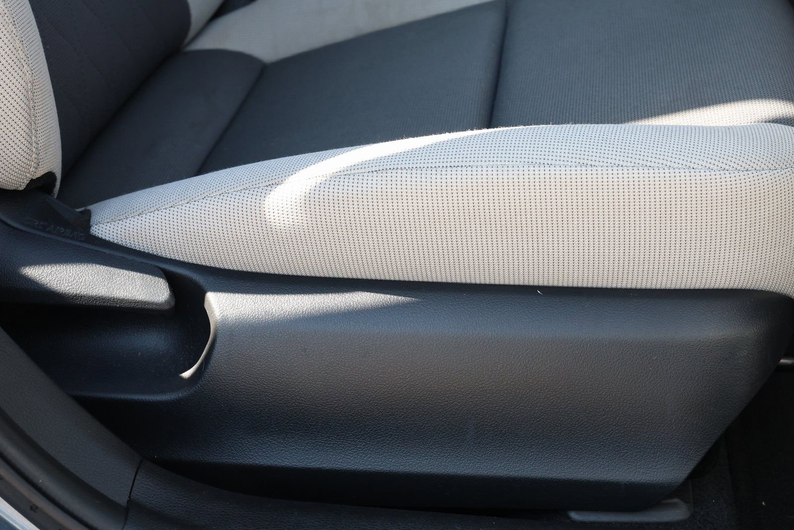 Used 2023 Toyota Corolla LE image 27