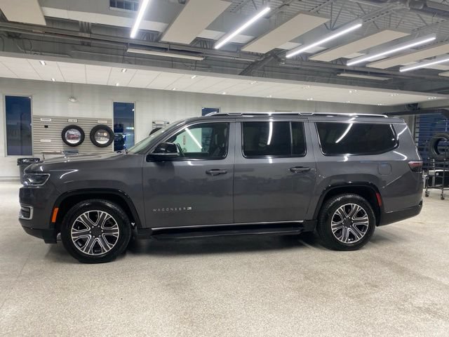 Used 2023 Jeep Wagoneer L Series II AWD/4WD image 11