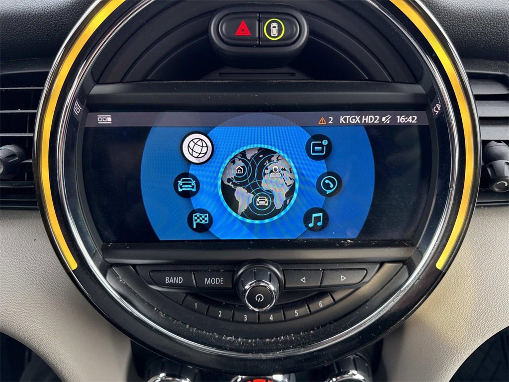 Used 2019 MINI Cooper S image 18