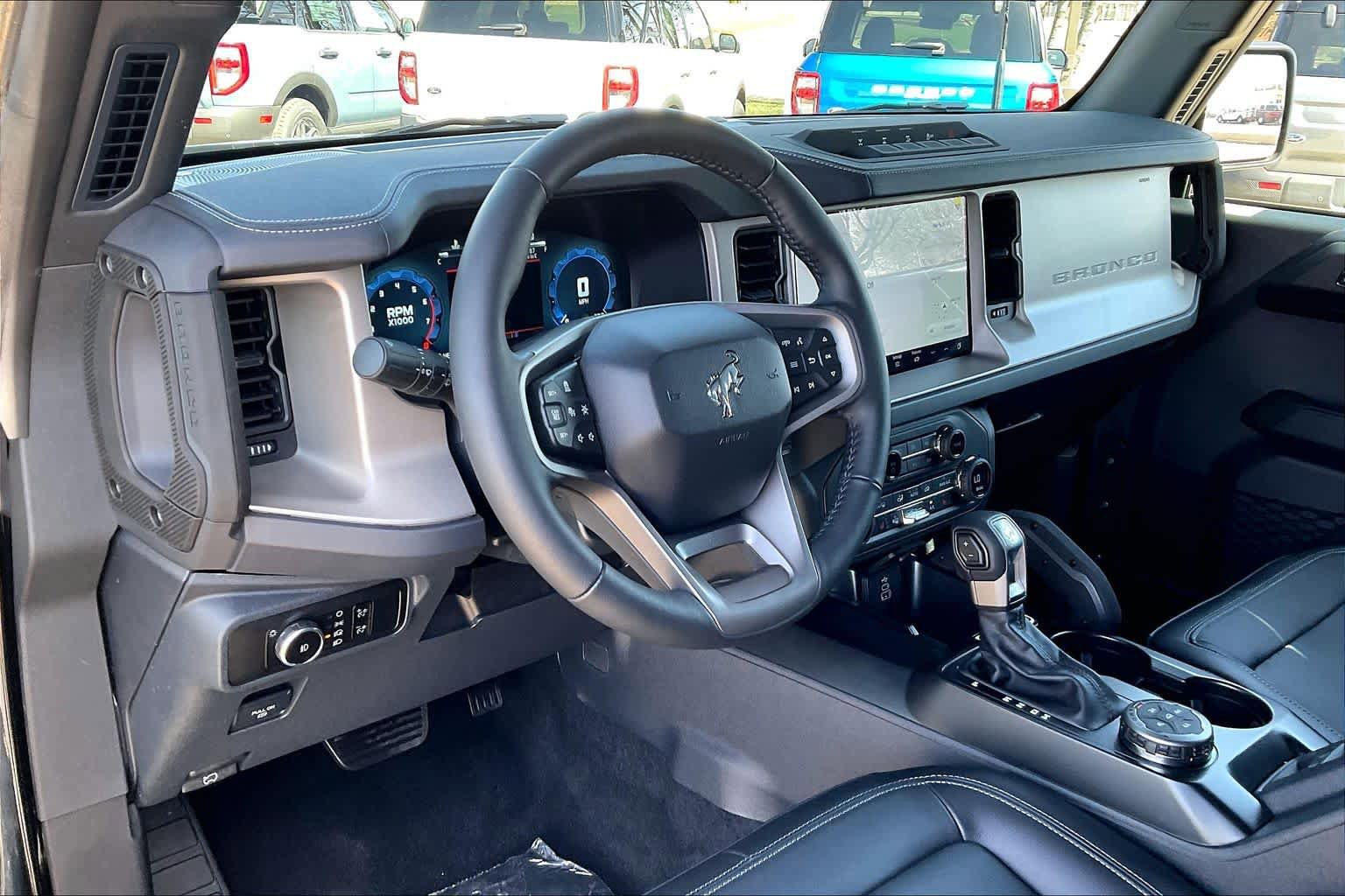 New 2026 Ford Bronco Outer Banks w/ Sasquatch Package AWD/4WD image 8