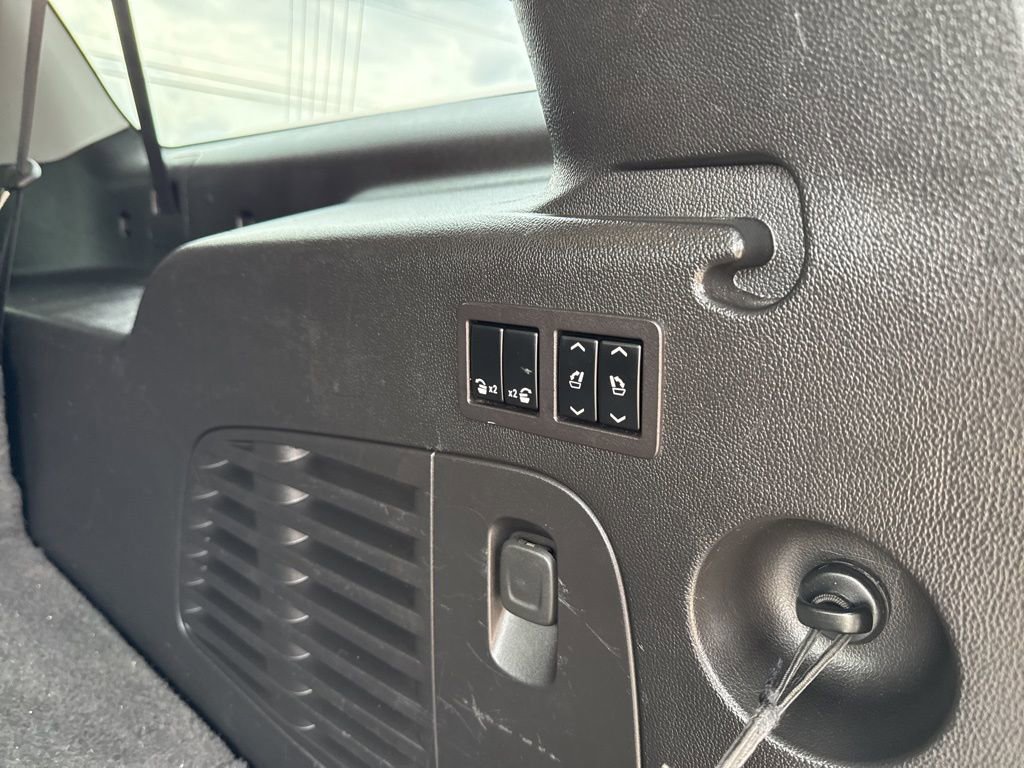 Used 2018 Chevrolet Suburban Premier AWD/4WD image 58