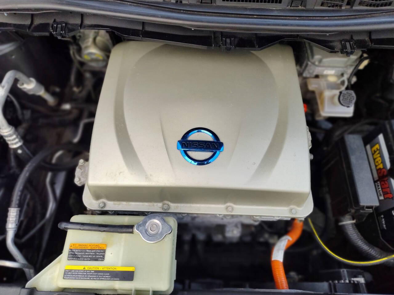 Used 2015 Nissan Leaf S FWD image 23