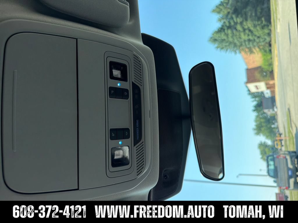 Used 2024 Ford Explorer XLT w/ Equipment Group 202A AWD/4WD image 21