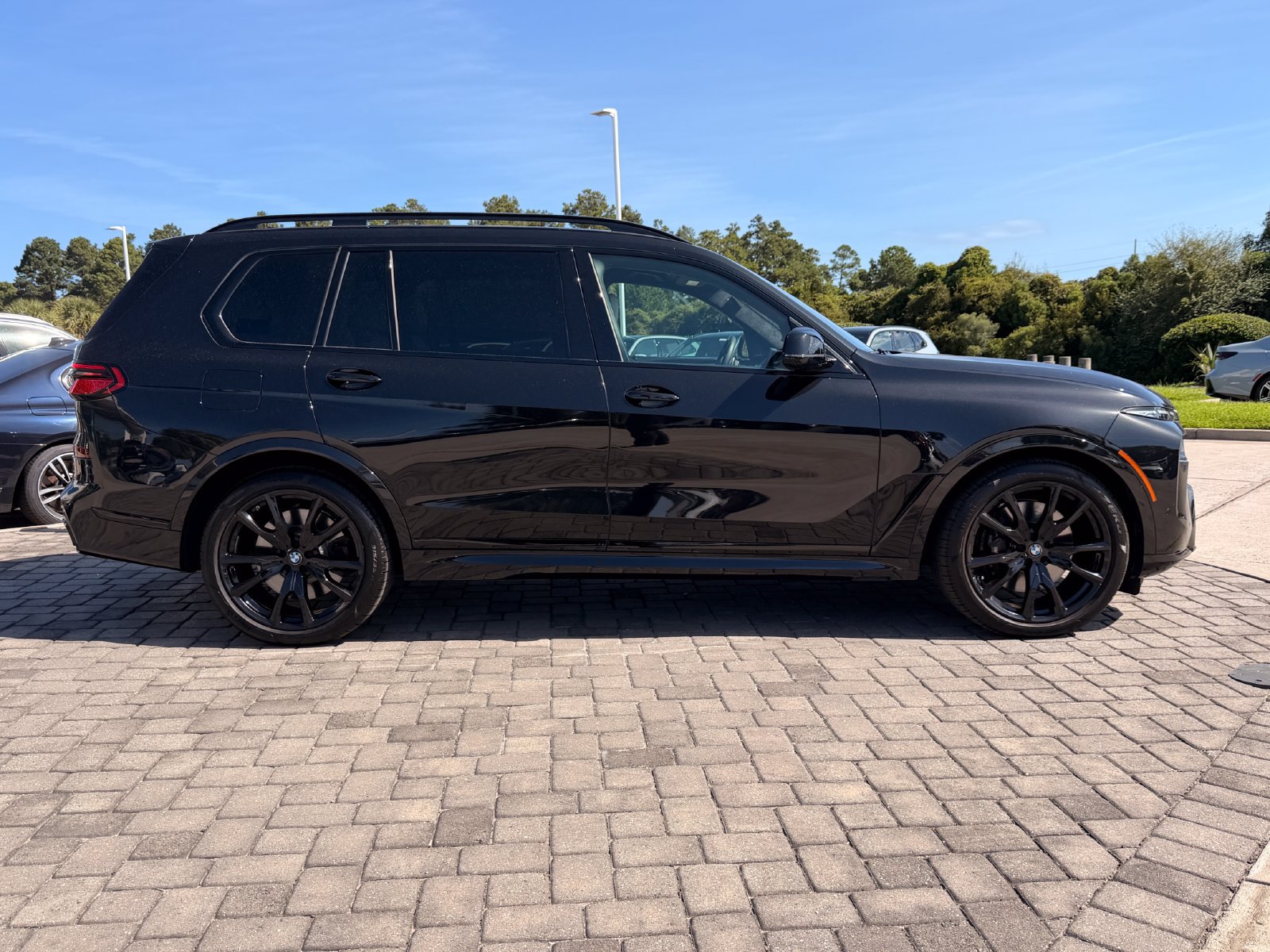 Used 2025 BMW X7 M60i AWD/4WD image 8