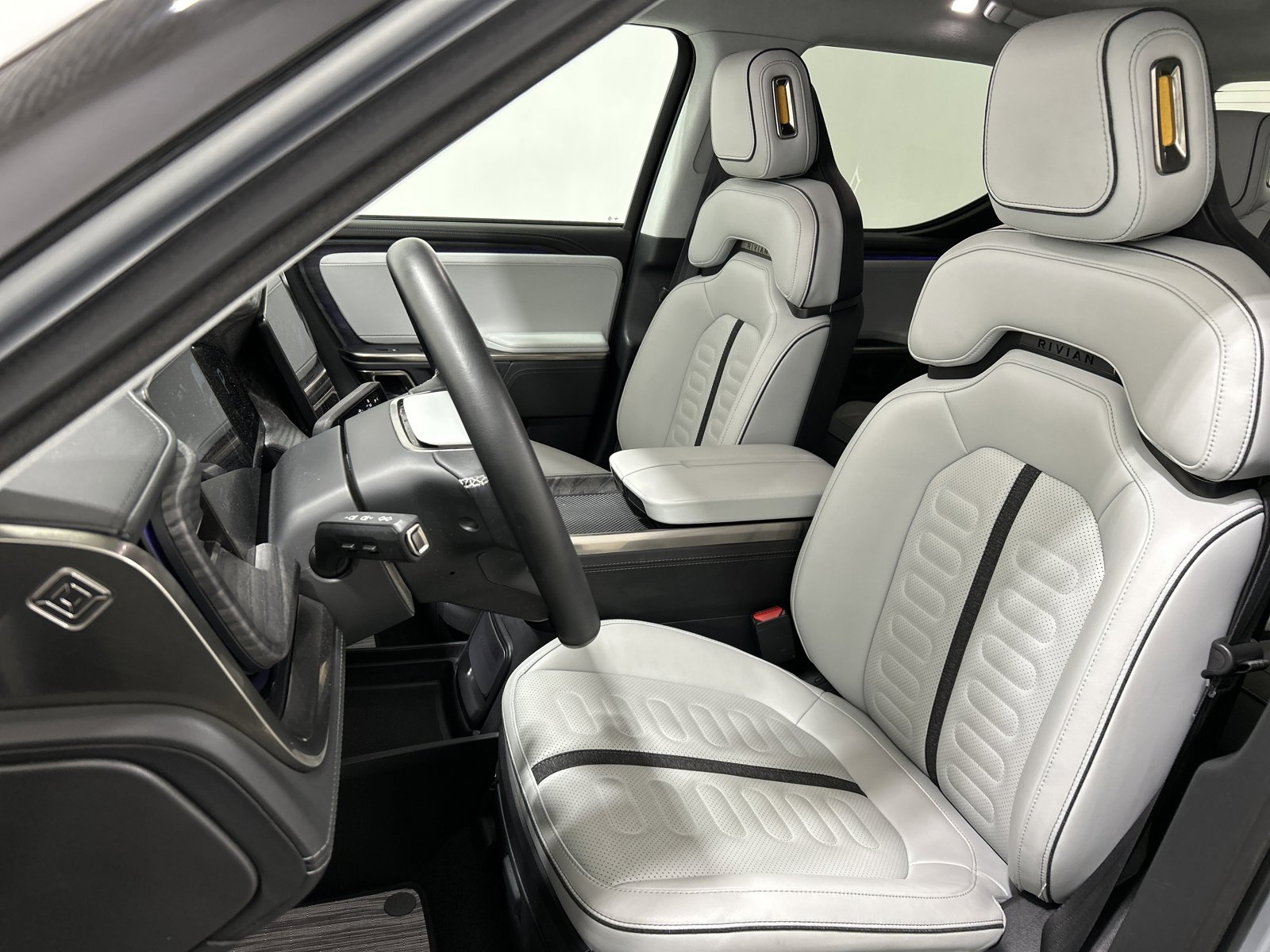 Used 2023 Rivian R1T Adventure AWD/4WD image 20