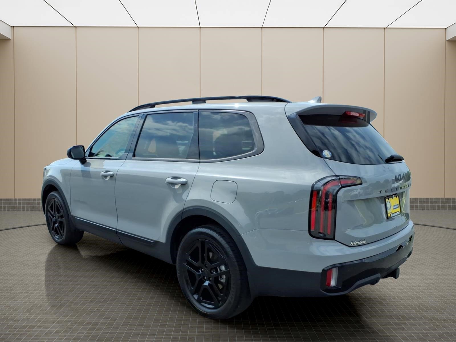 Used 2025 Kia Telluride SX X-Line AWD/4WD image 2