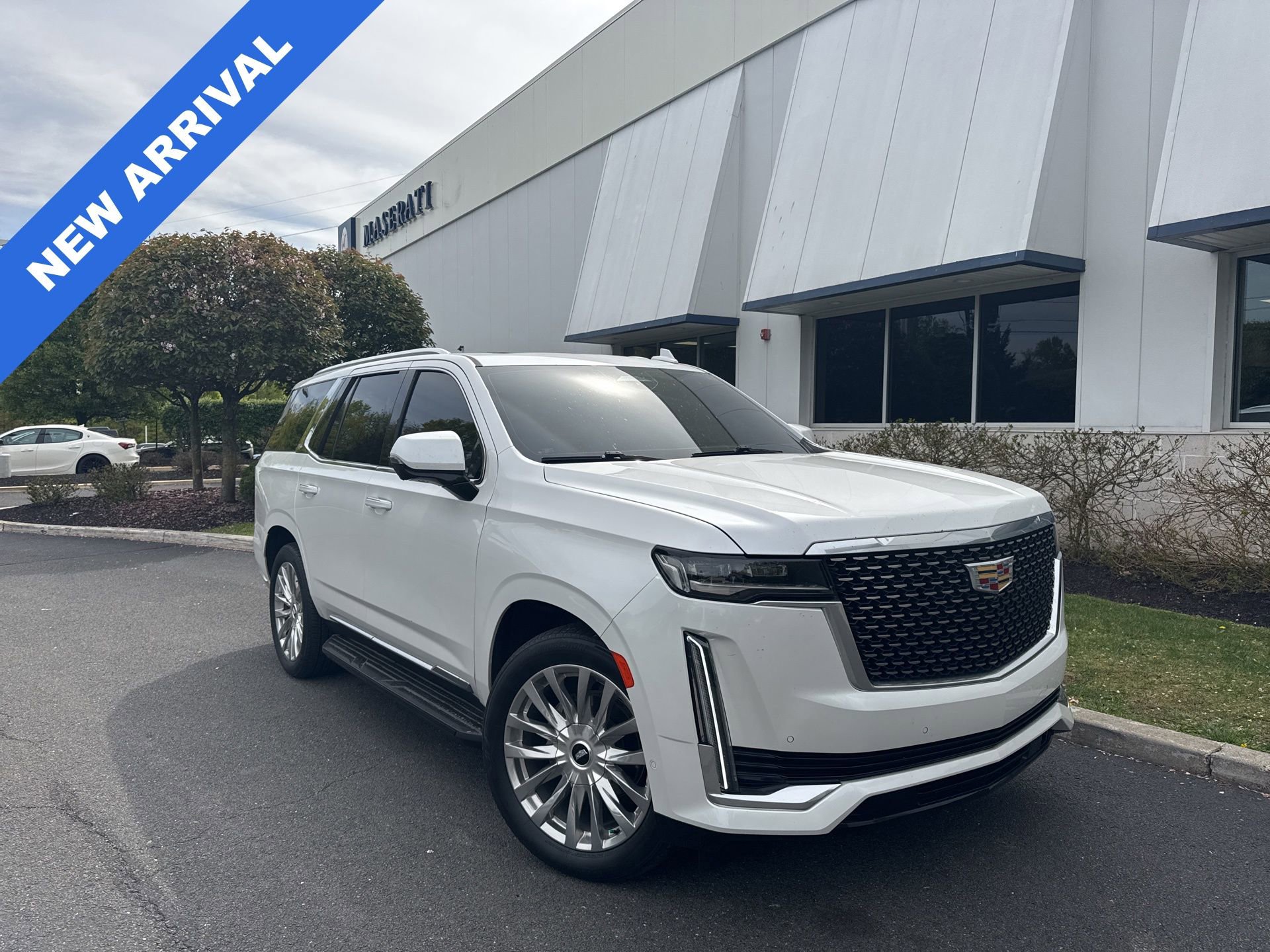Used 2023 Cadillac Escalade Premium Luxury w/ Performance Package AWD/4WD image 1