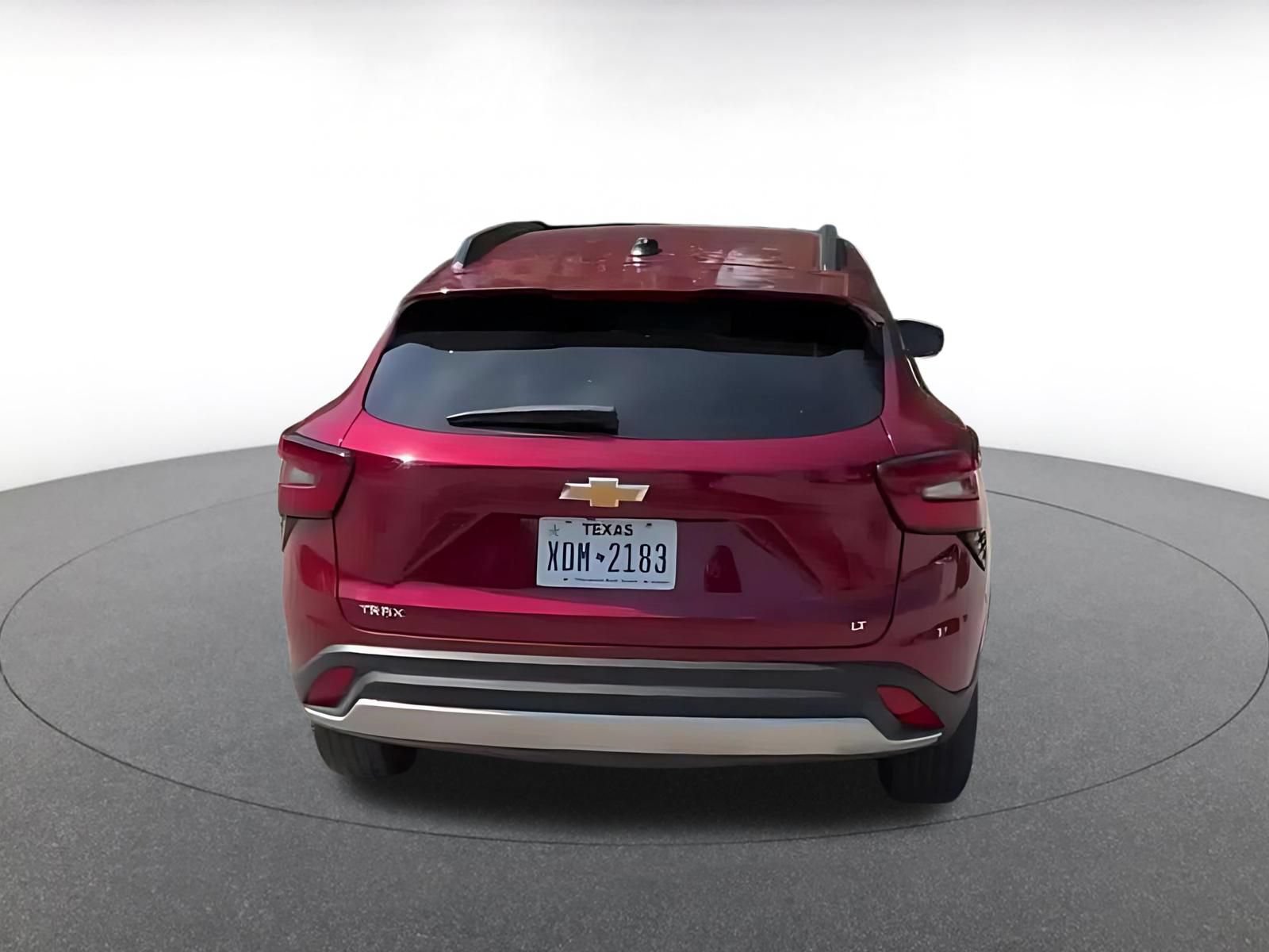 Used 2025 Chevrolet Trax LT w/ LT Convenience Package FWD image 12