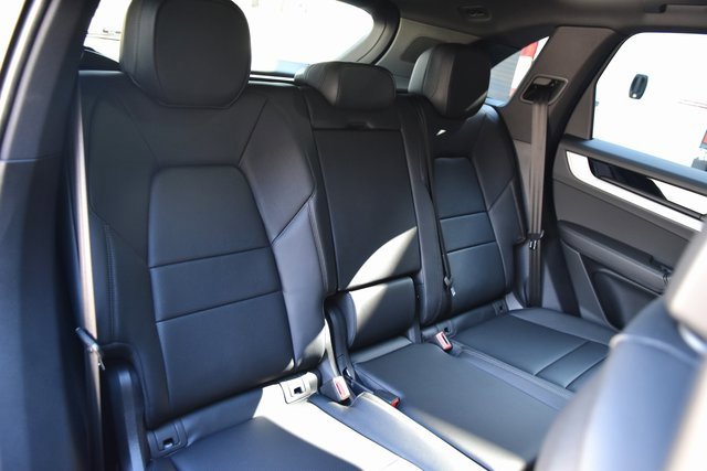 Certified 2025 Porsche Cayenne image 24