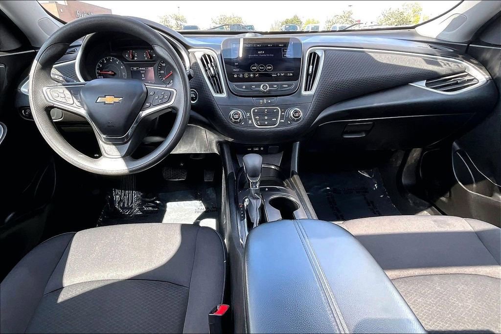 Used 2023 Chevrolet Malibu LT FWD image 14