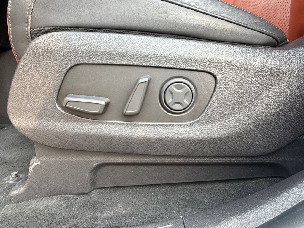 Used 2024 Kia Carnival SX FWD image 10
