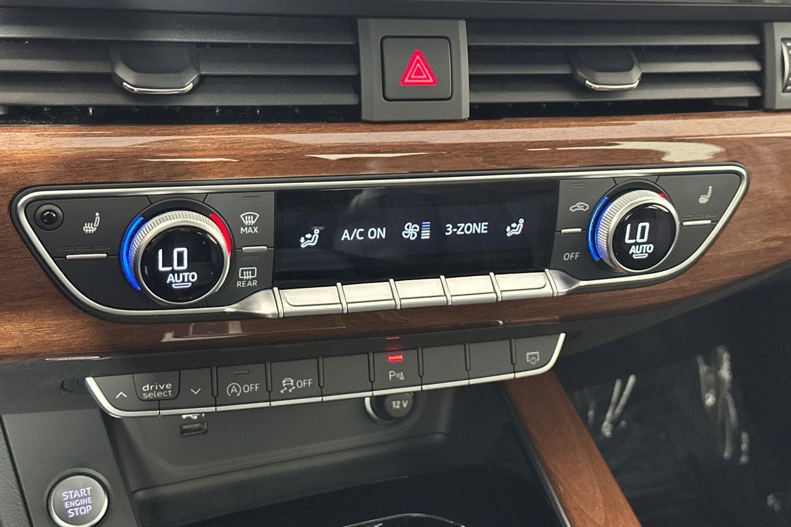 Used 2023 Audi A4 2.0T Premium w/ Convenience Package image 18