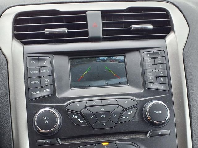 Used 2017 Ford Fusion SE FWD image 15