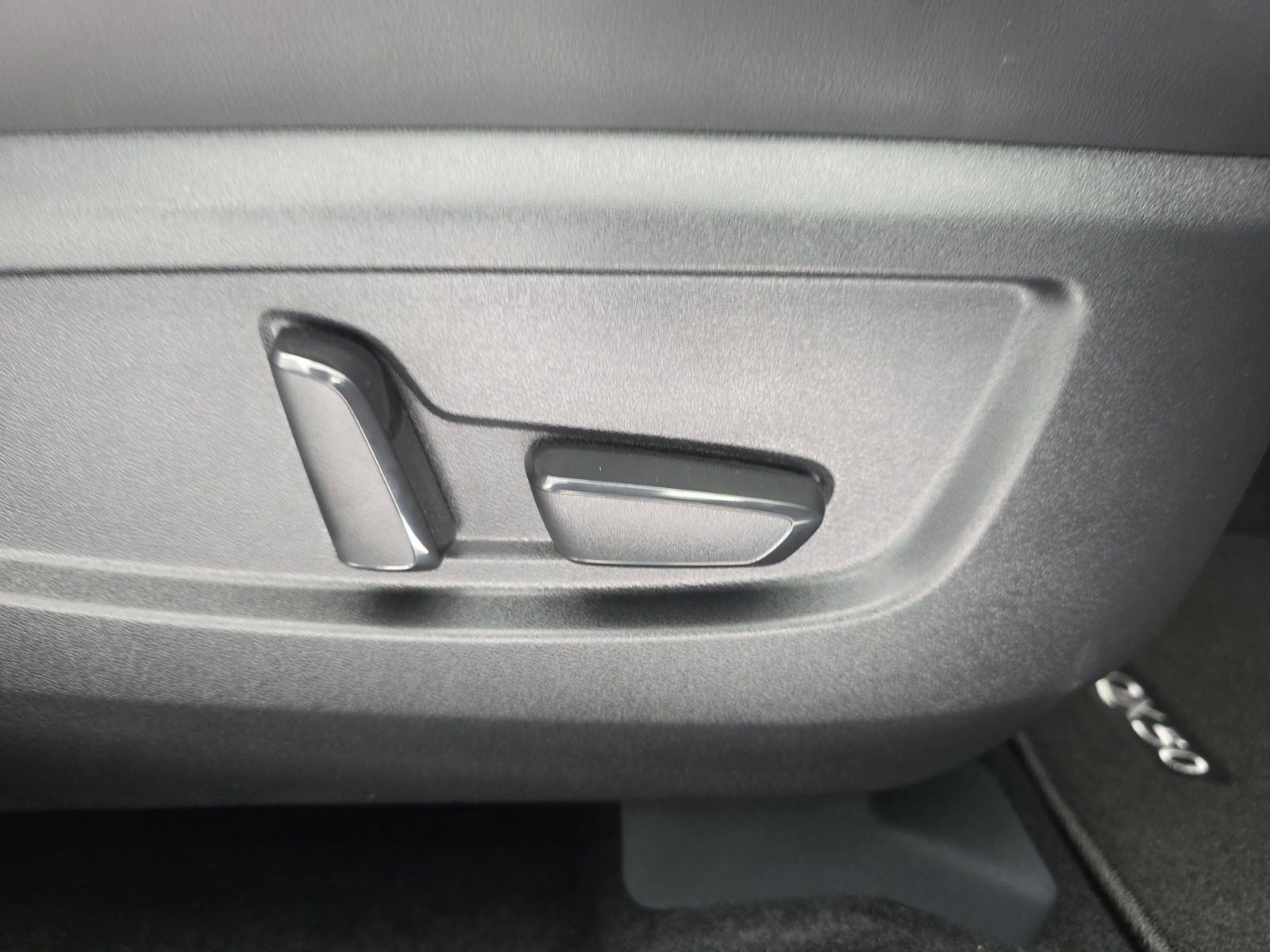 New 2025 INFINITI QX50 Luxe image 10