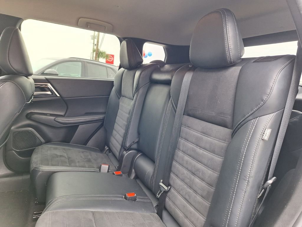 Used 2024 Mitsubishi Outlander SE Black Edition image 21