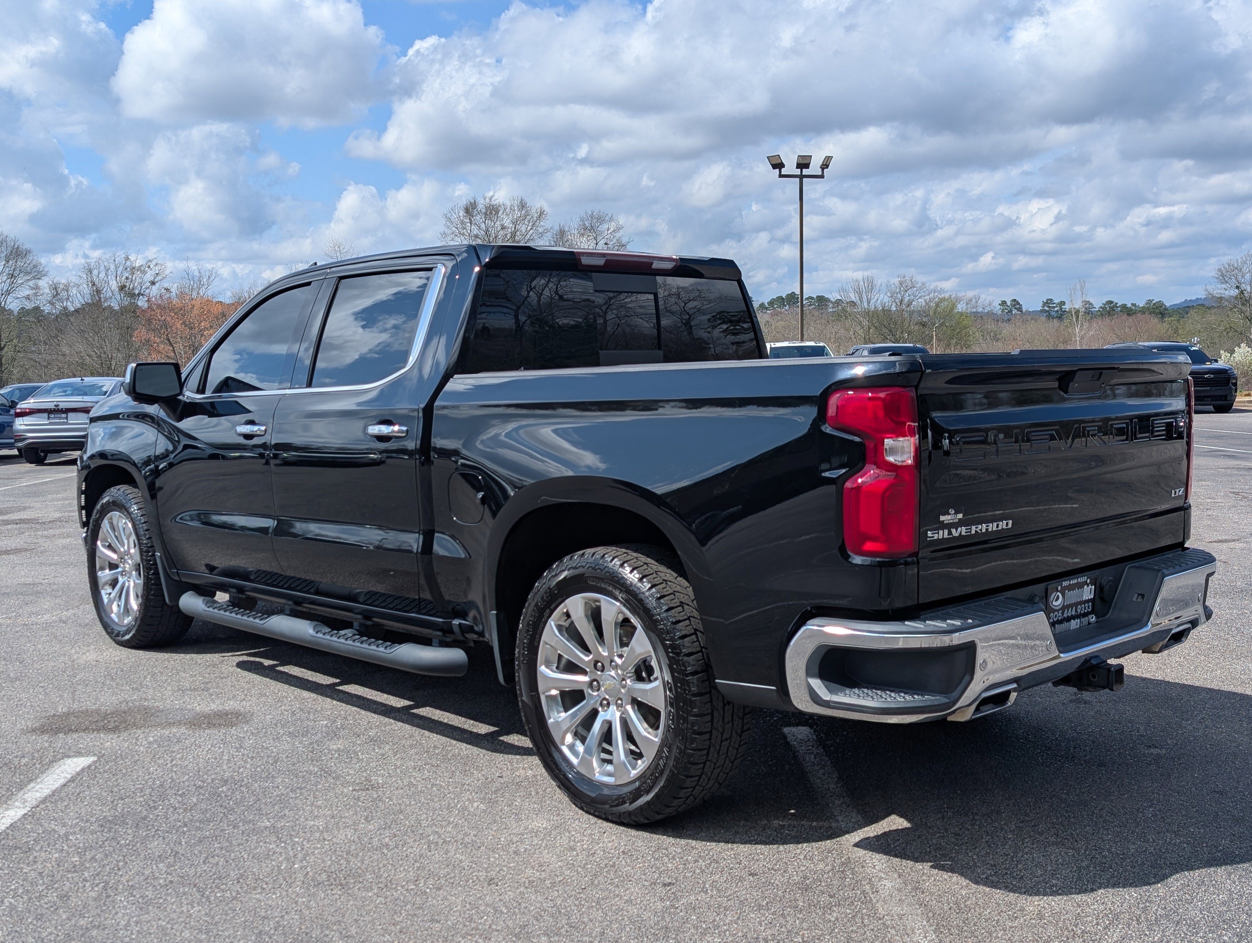 Used 2020 Chevrolet Silverado 1500 LTZ w/ LTZ Premium Package AWD/4WD image 7