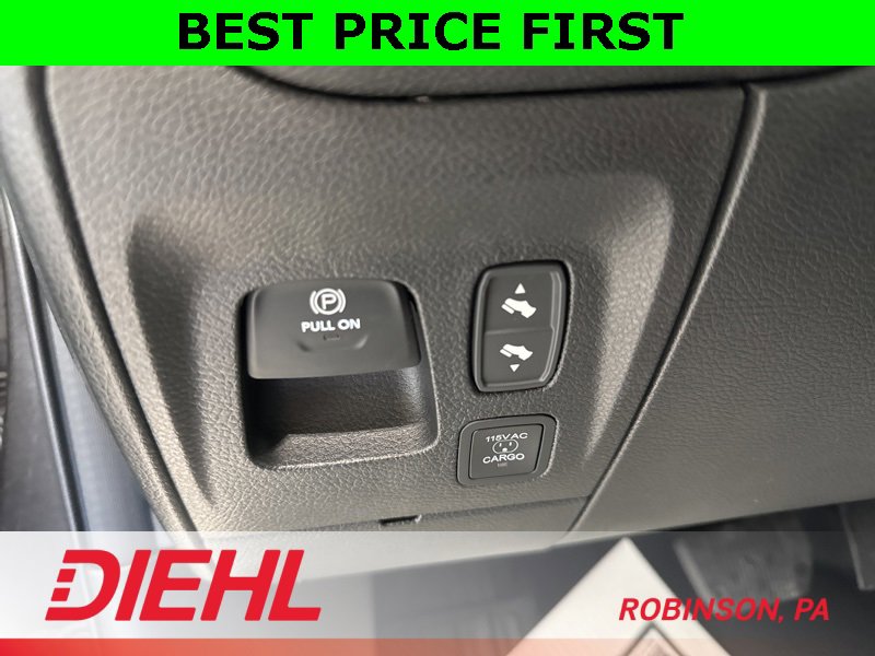 New 2026 RAM 1500 4x4 Crew Cab image 23