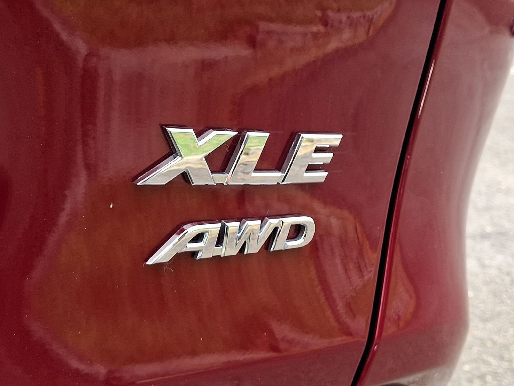 Certified 2025 Toyota RAV4 XLE AWD/4WD image 31