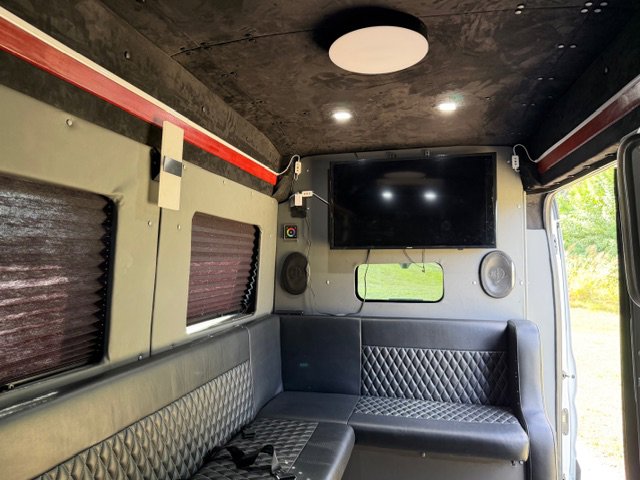 Used 2023 Ford E-Transit 148 High Roof Extended w/ Load Area Protection Package image 20