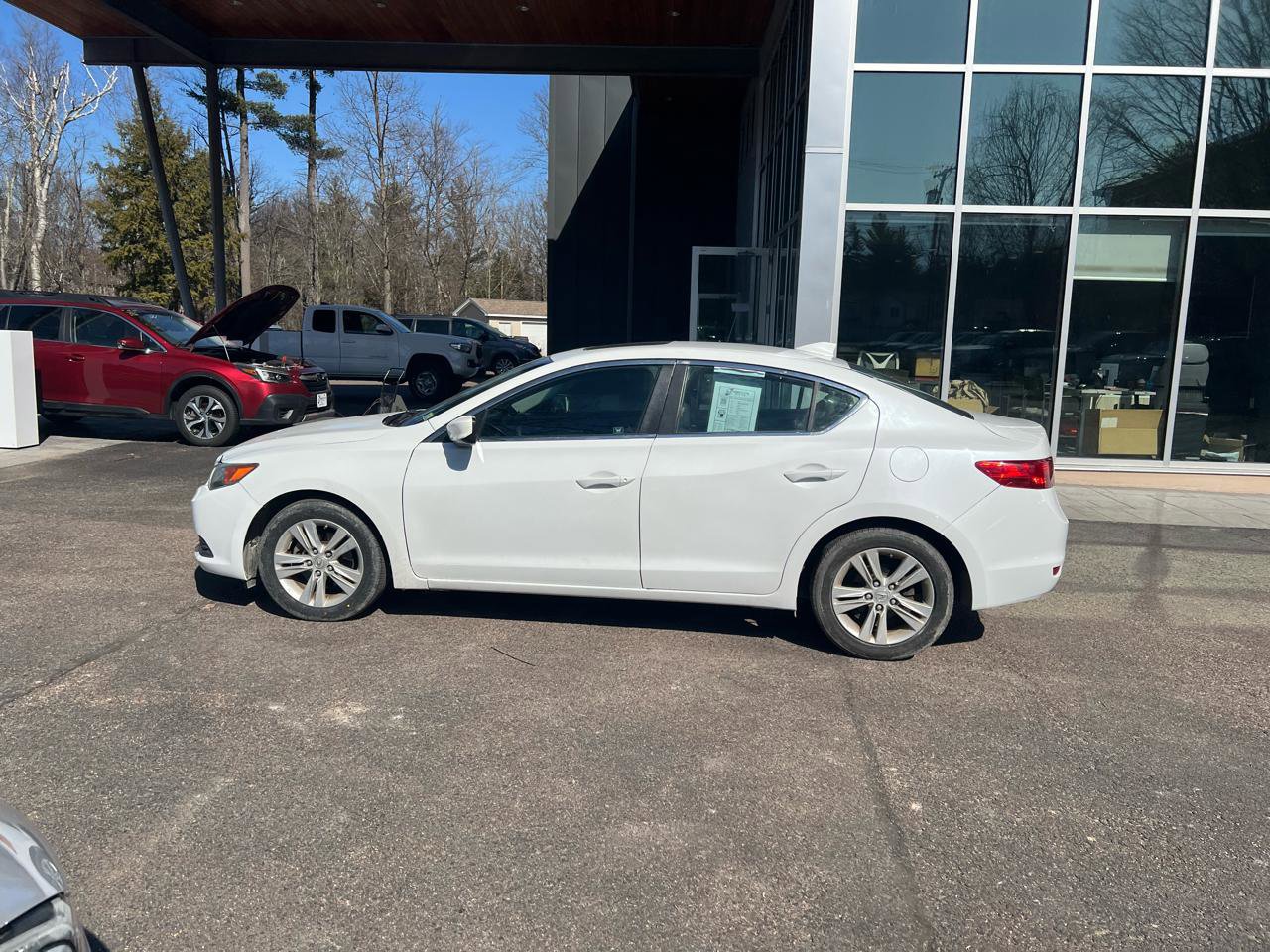 Used 2013 Acura ILX Base 2.0L 4D Sedan image 2