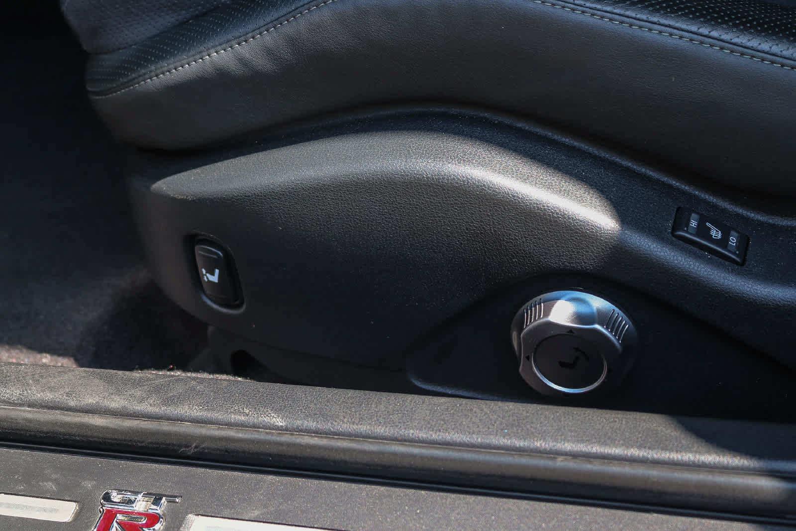 Used 2009 Nissan GT-R Premium AWD/4WD image 19