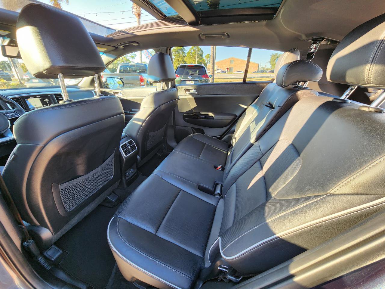 Used 2020 Kia Sportage SX image 12