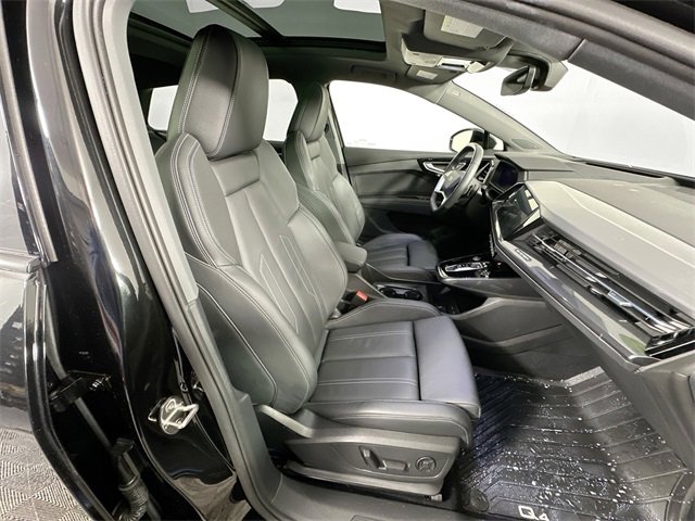 Used 2022 Audi Q4 e-tron Prestige image 29
