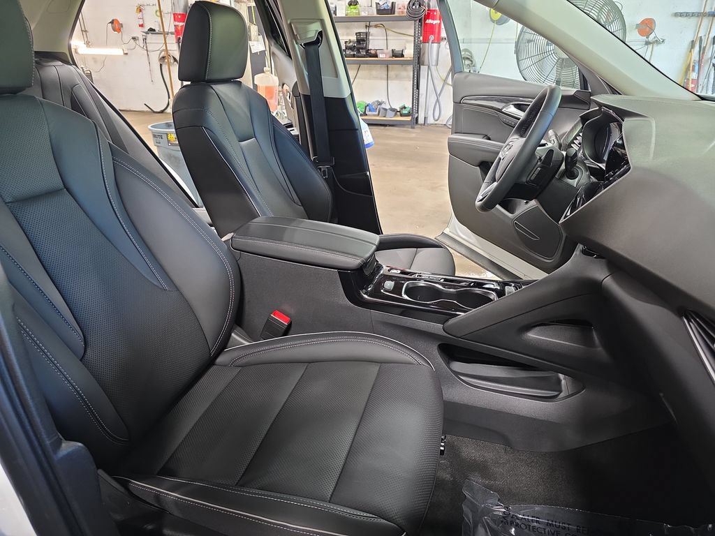 Used 2023 Buick Envision Essence AWD/4WD image 10