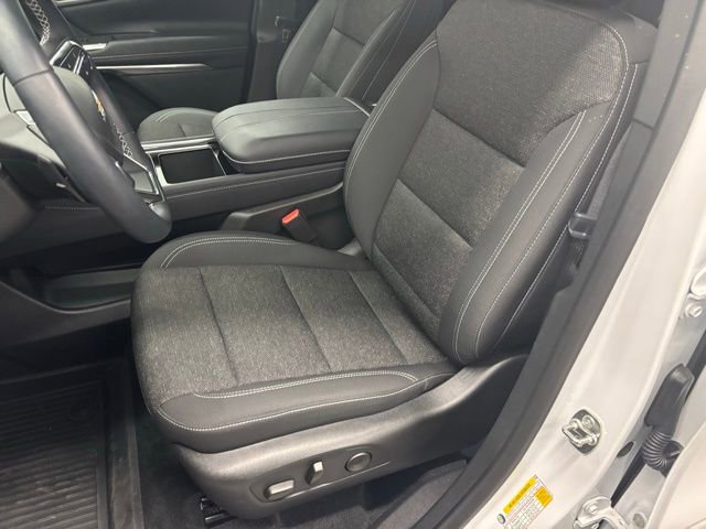 Used 2025 Chevrolet Traverse LT w/ Driver Confidence Package image 17