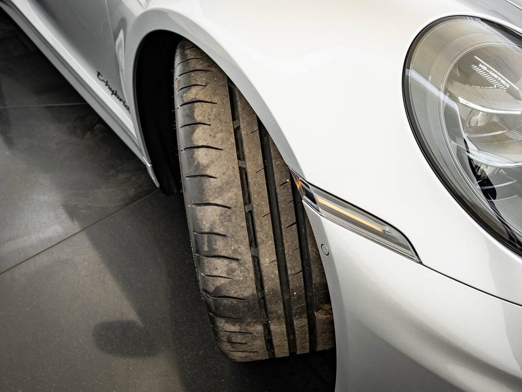 Certified 2025 Porsche 911 Carrera 4 GTS image 46