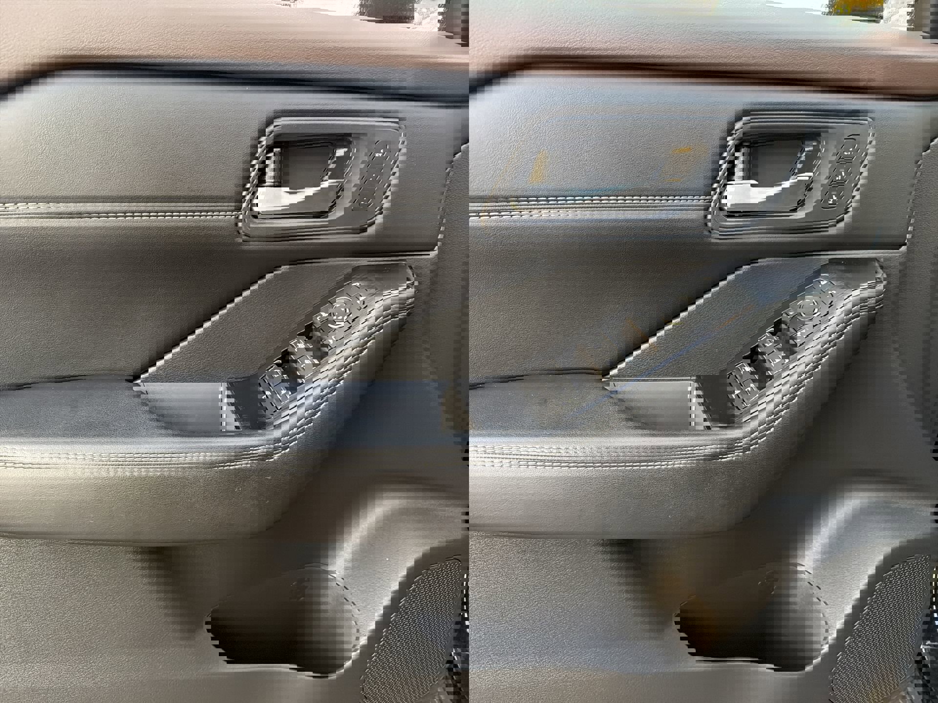 Used 2023 Nissan Rogue SL w/ SL Premium Package image 30