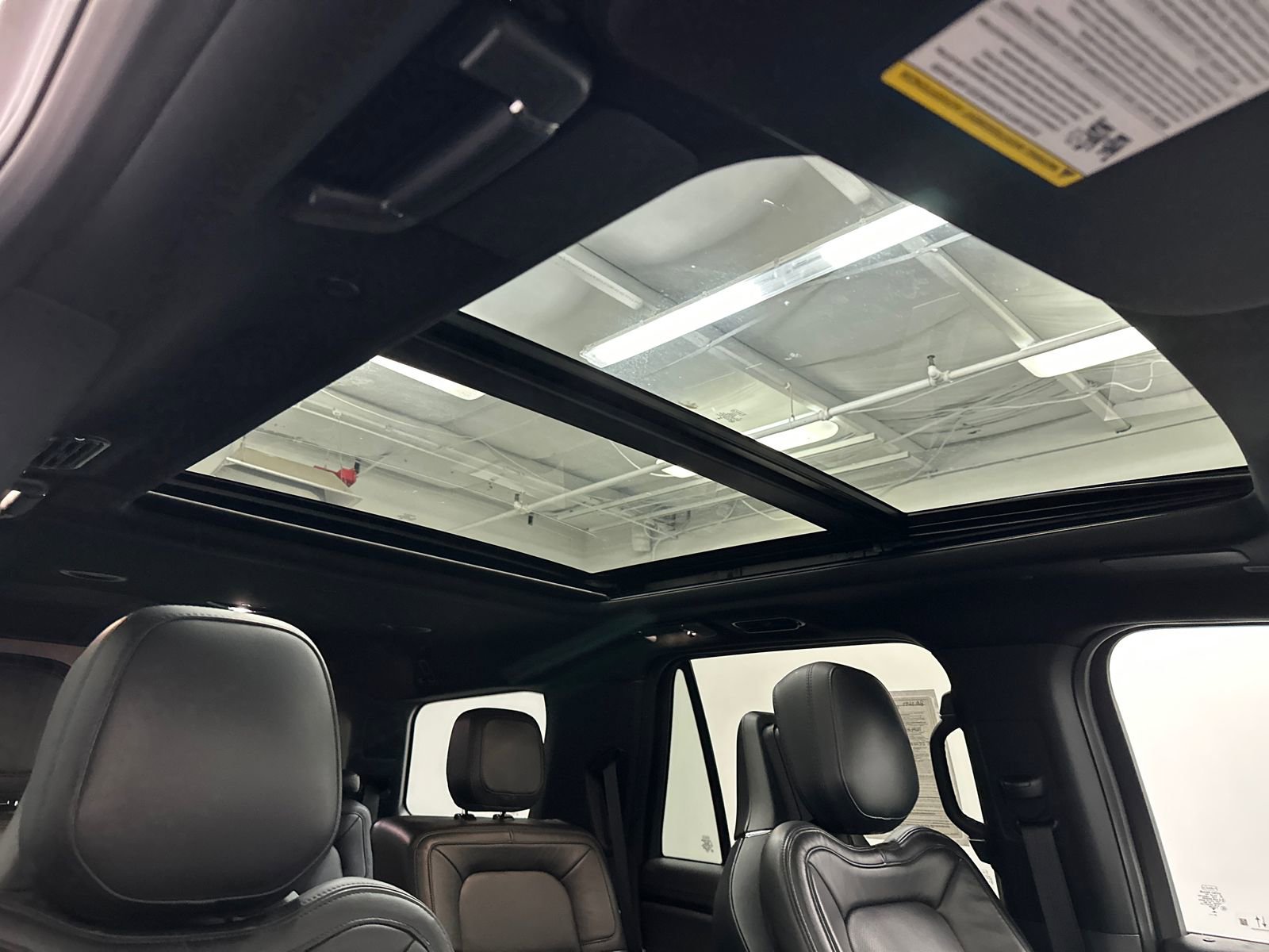 Used 2024 Lincoln Navigator Reserve image 15