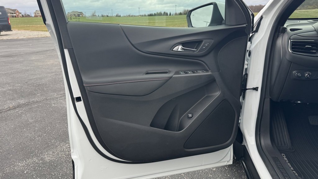 Used 2024 Chevrolet Equinox RS image 9