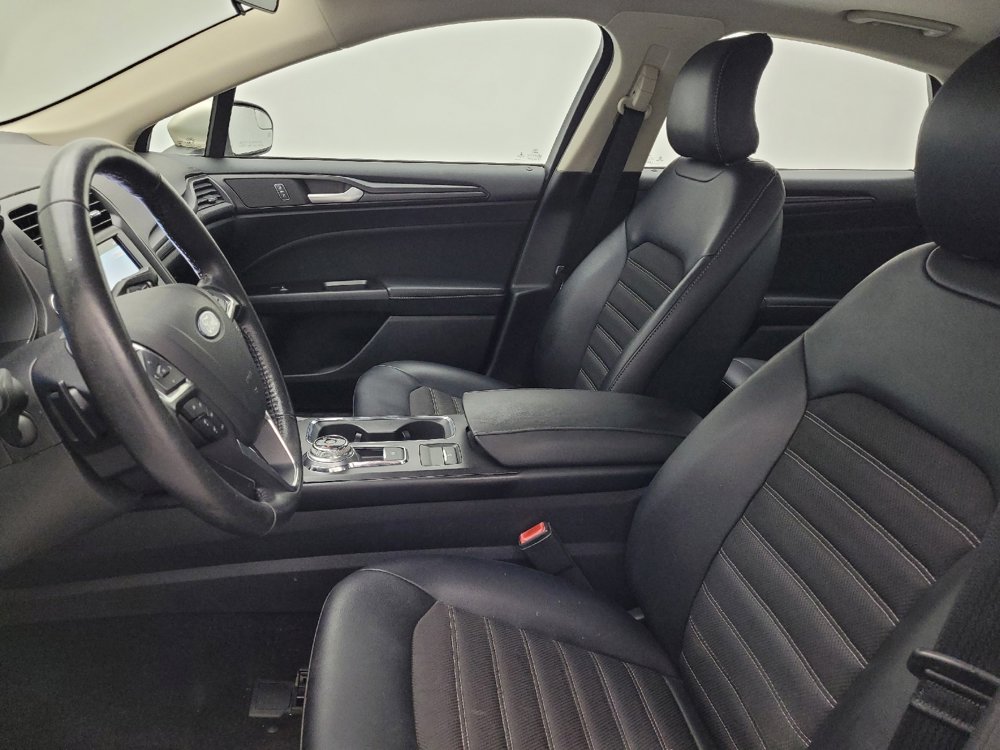 Used 2018 Ford Fusion SE w/ Equipment Group 201A FWD image 17