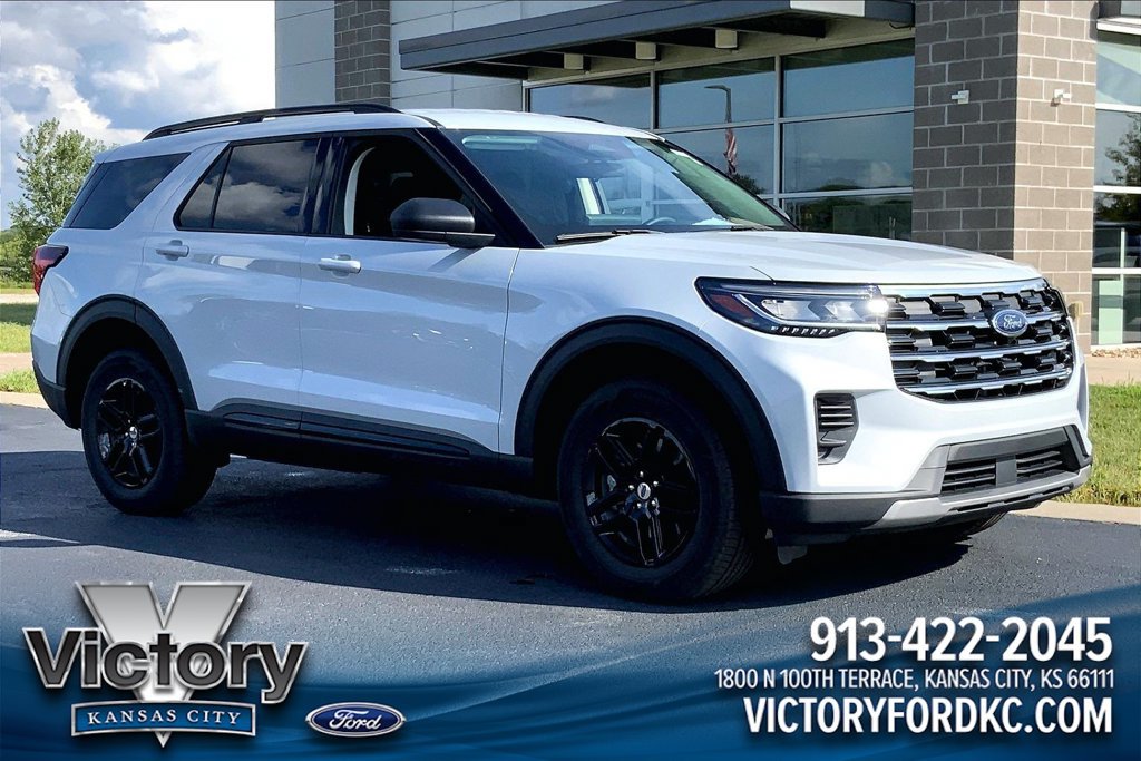 Used 2026 Ford Explorer Active AWD/4WD image 1
