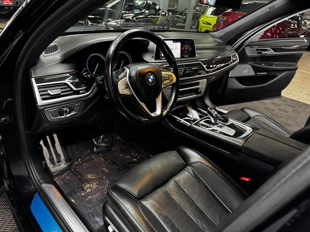 Used 2016 BMW 740i image 37