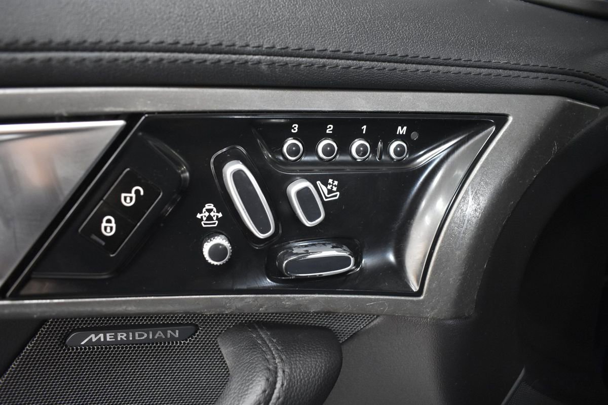 Used 2014 Jaguar F-TYPE image 31