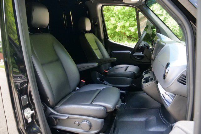 Used 2022 Mercedes-Benz Sprinter 2500 image 28