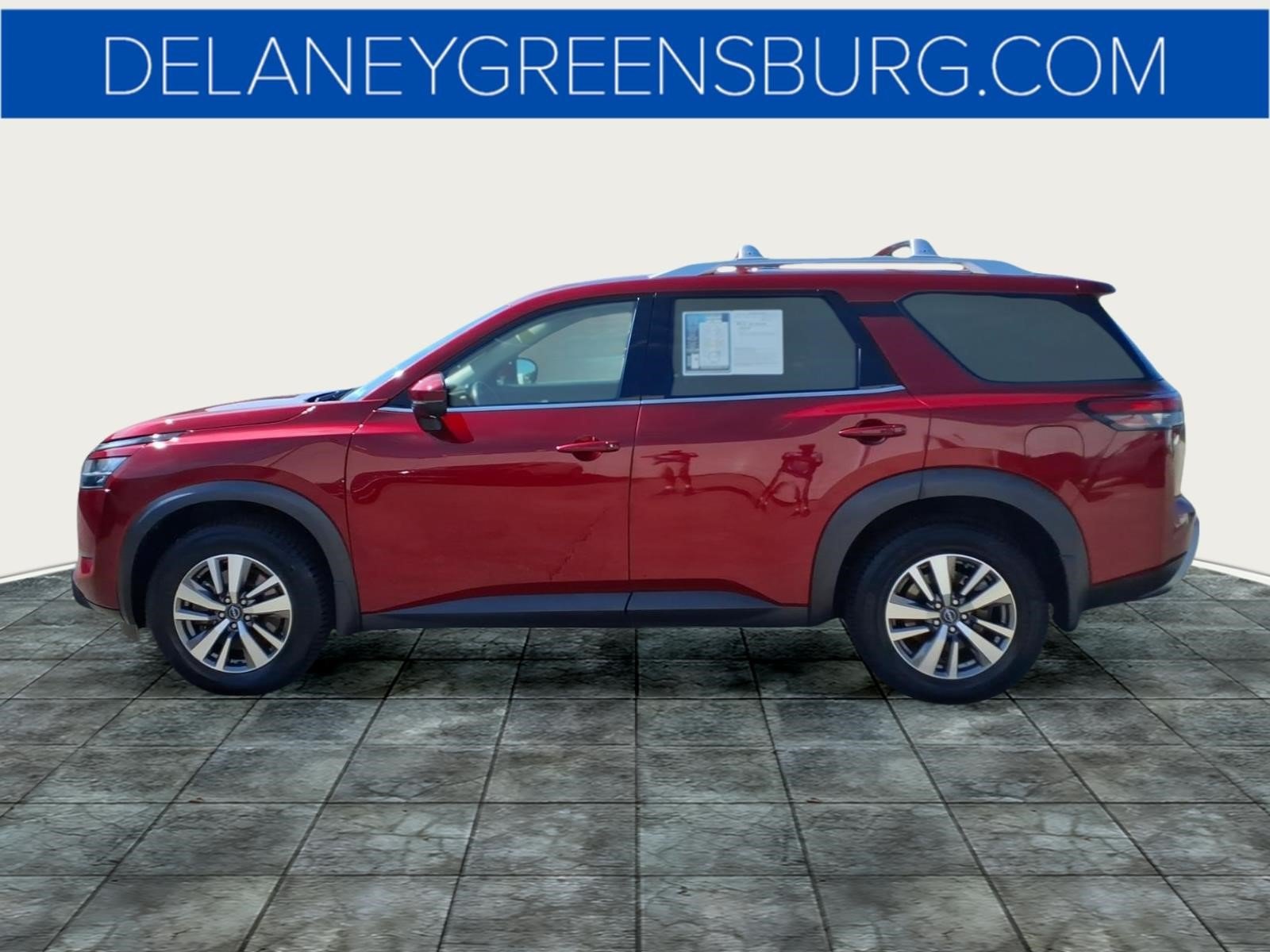 Used 2022 Nissan Pathfinder SL w/ SL Black Package AWD/4WD image 6