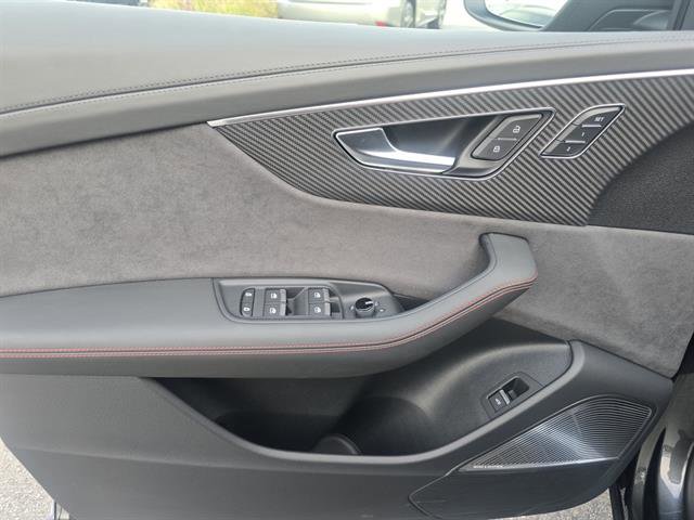 New 2025 Audi RS Q8 performance image 28