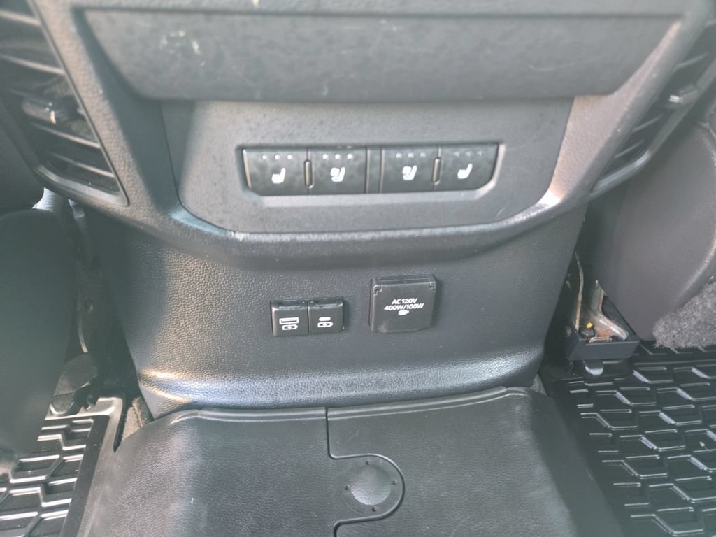 Used 2022 Toyota Tundra Platinum AWD/4WD image 37