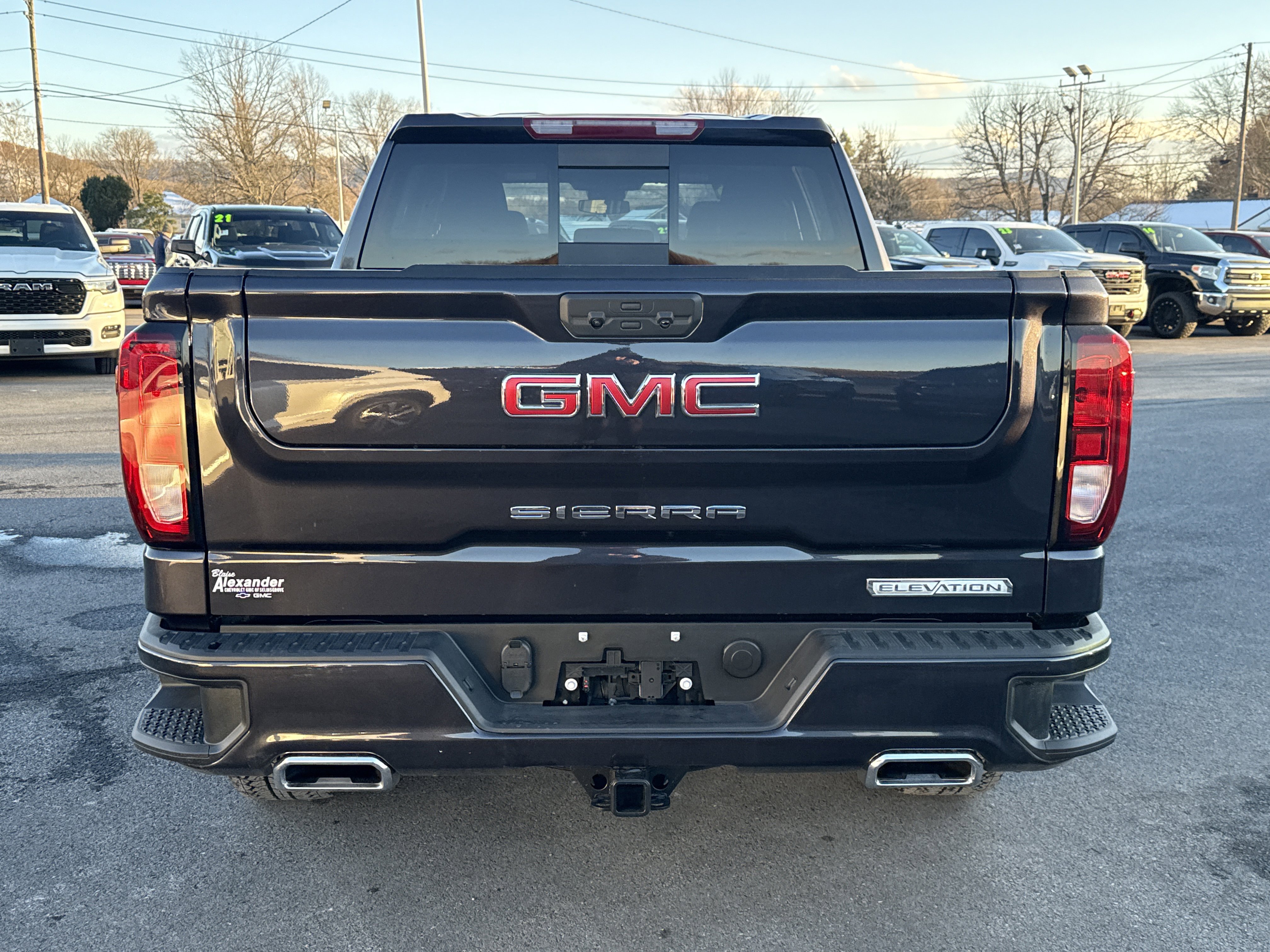 New 2026 GMC Sierra 1500 Elevation image 4